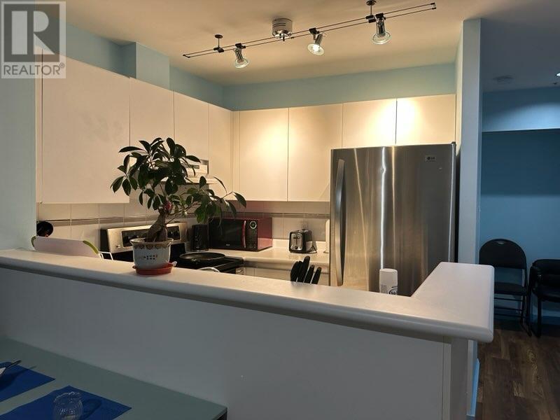 614 989 NELSON STREET, vancouver, British Columbia