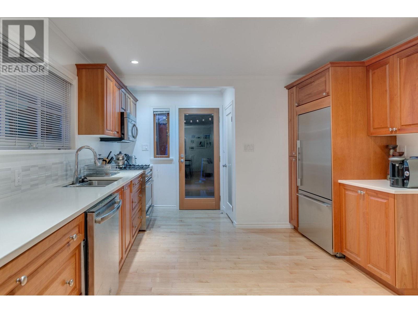 6431 Rosebery Avenue, West Vancouver, British Columbia  V7W 2C5 - Photo 5 - R2813142