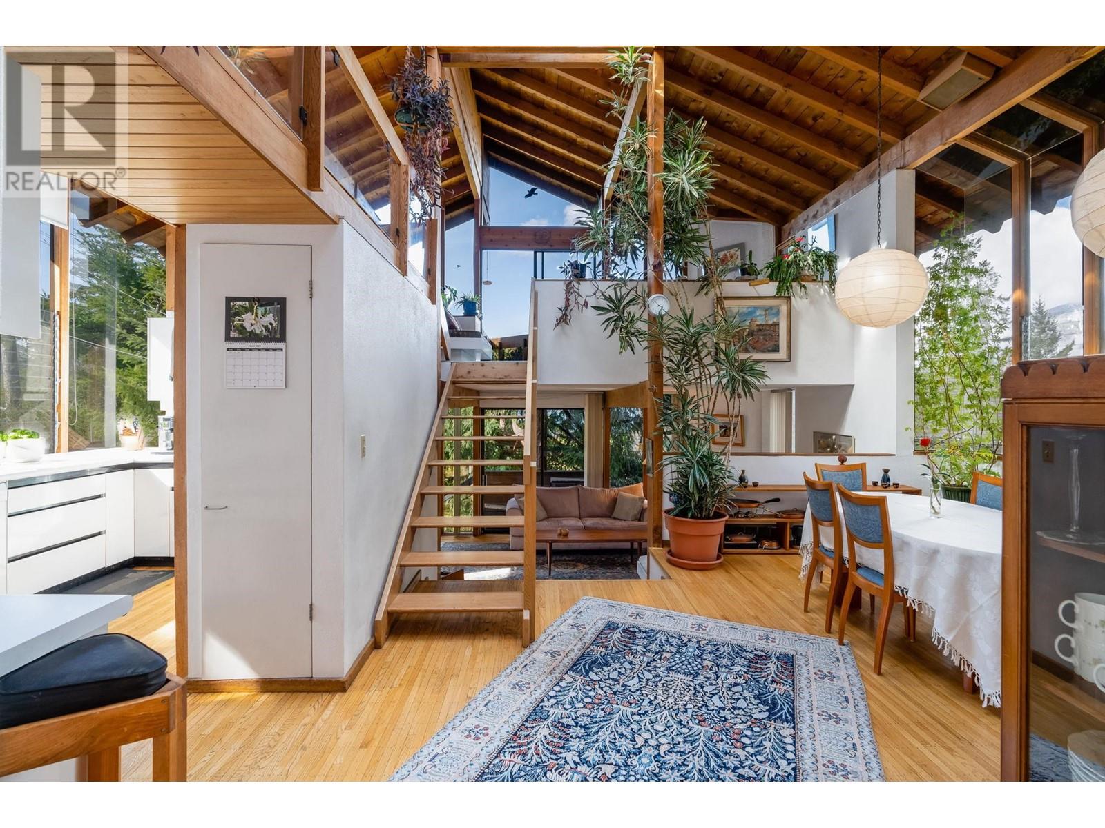 6850 Hycroft Road, West Vancouver, British Columbia  V7W 2K8 - Photo 1 - R2813171