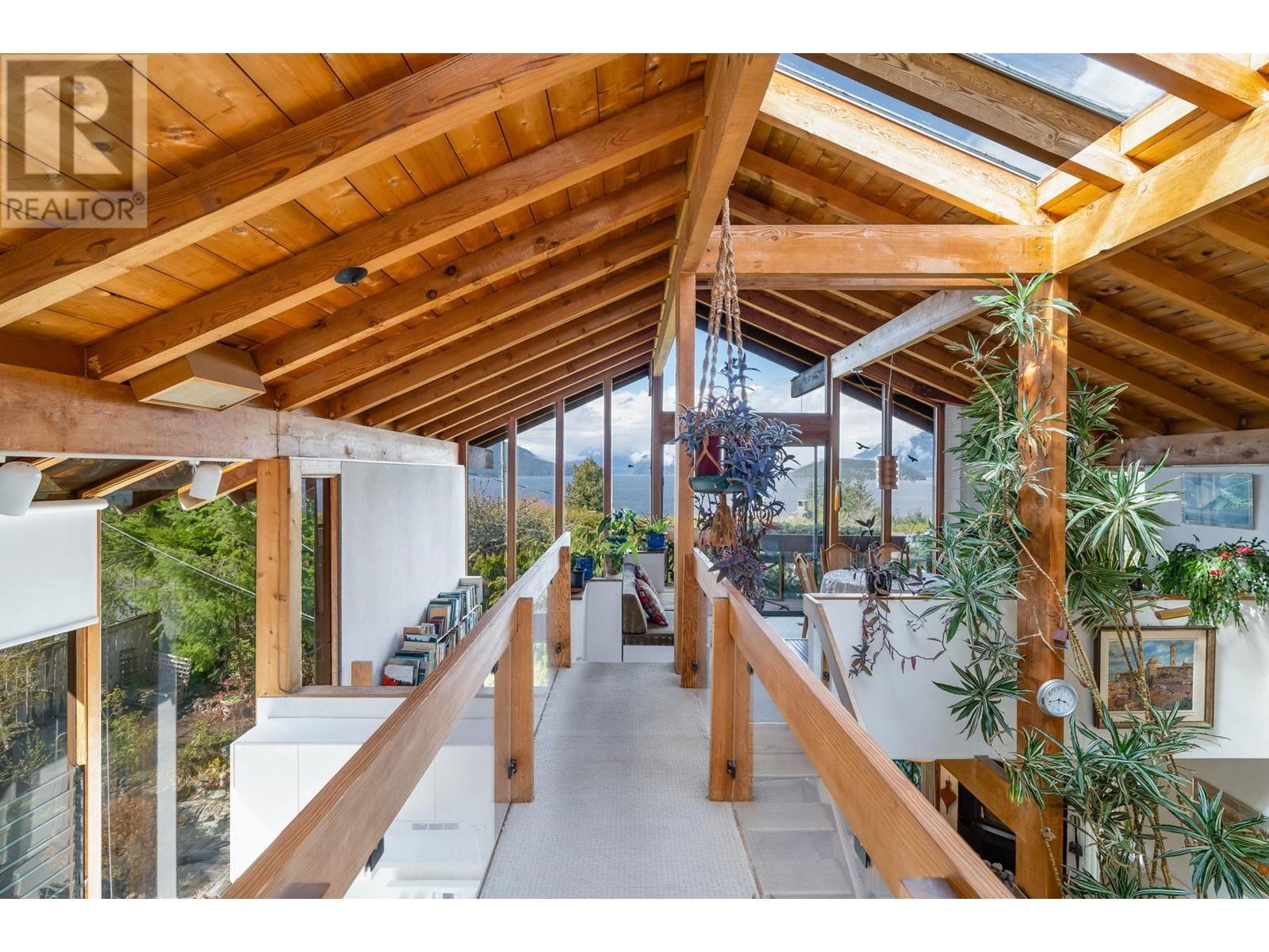 6850 Hycroft Road, West Vancouver, British Columbia  V7W 2K8 - Photo 2 - R2813171