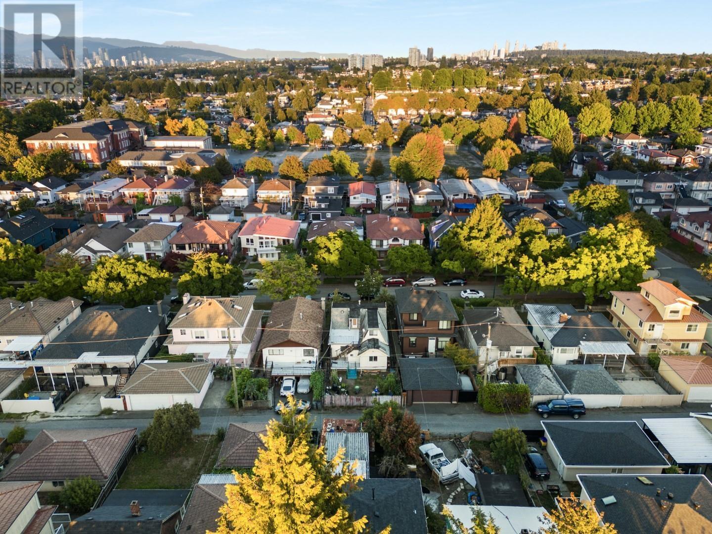 4615 Inverness Street, Vancouver, British Columbia  V5V 4X3 - Photo 3 - R2813210