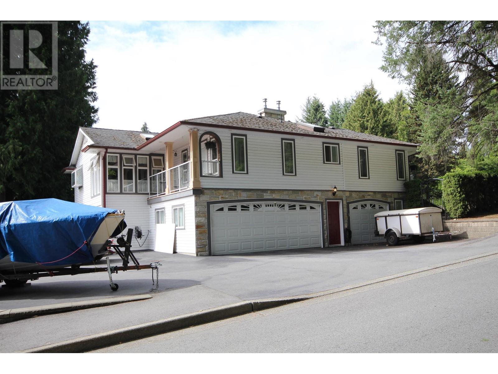 574 Cochrane Avenue, Coquitlam, British Columbia  V3J 2A2 - Photo 3 - R2813198