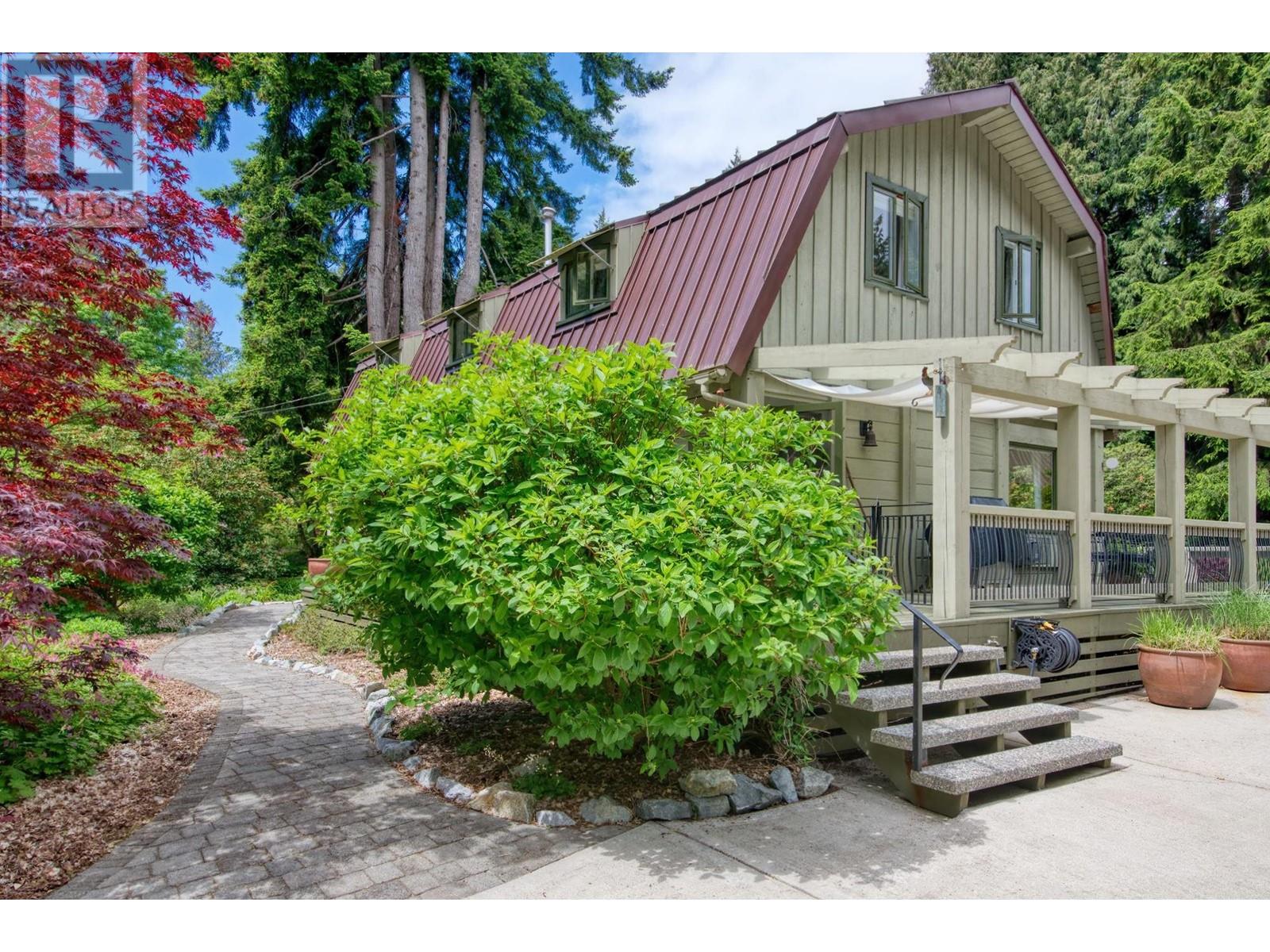 3186 Beach Avenue, Roberts Creek, British Columbia  V0N 2W2 - Photo 2 - R2781361