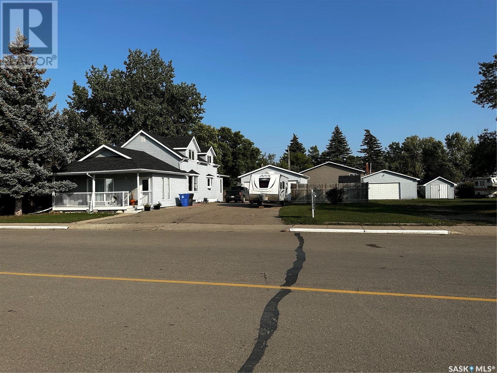 120 Main Street, Midale, Saskatchewan  S0C 1S0 - Photo 1 - SK928278