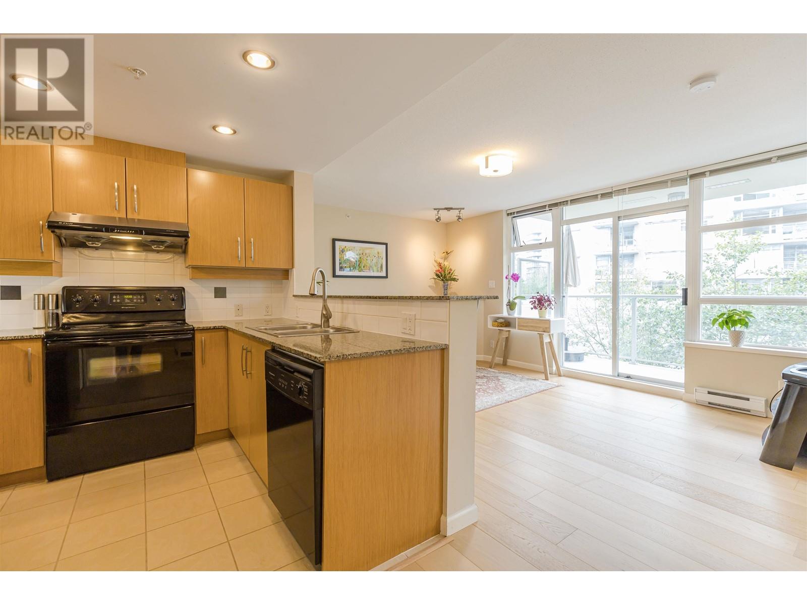 401 9288 University Crescent, Burnaby, British Columbia  V5A 4X7 - Photo 14 - R2813094