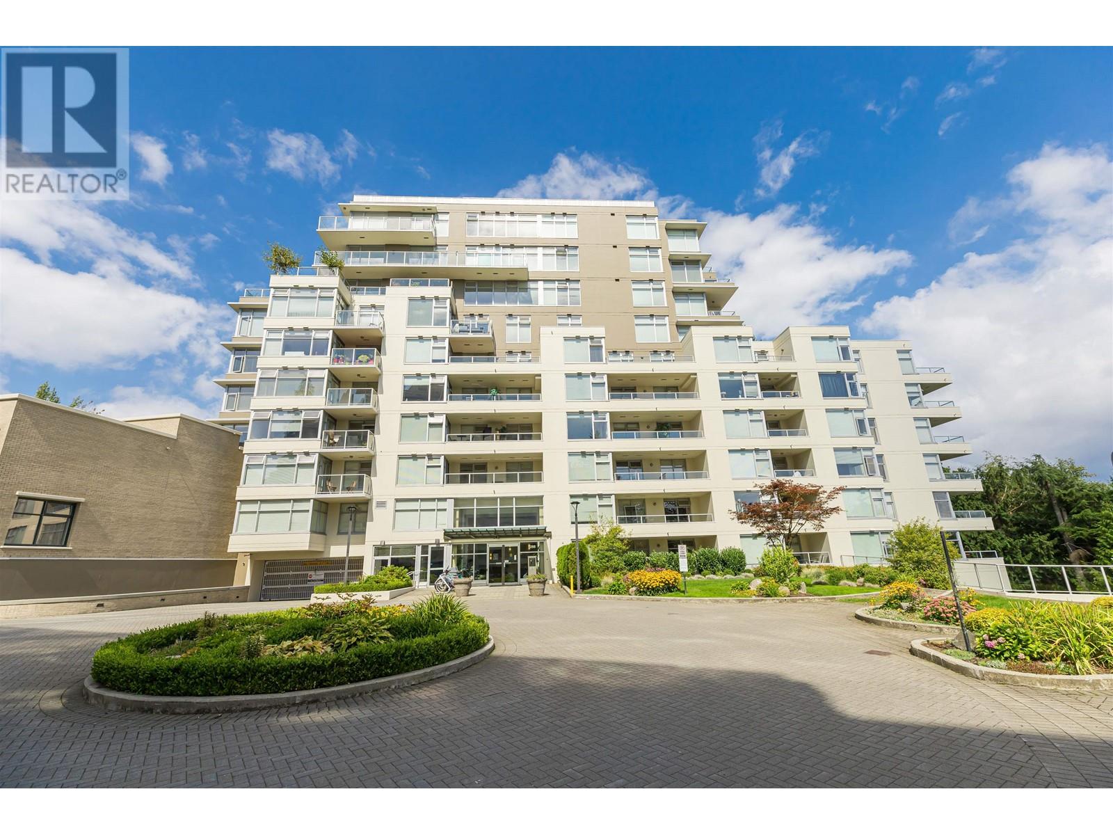 401 9288 UNIVERSITY CRESCENT, burnaby, British Columbia