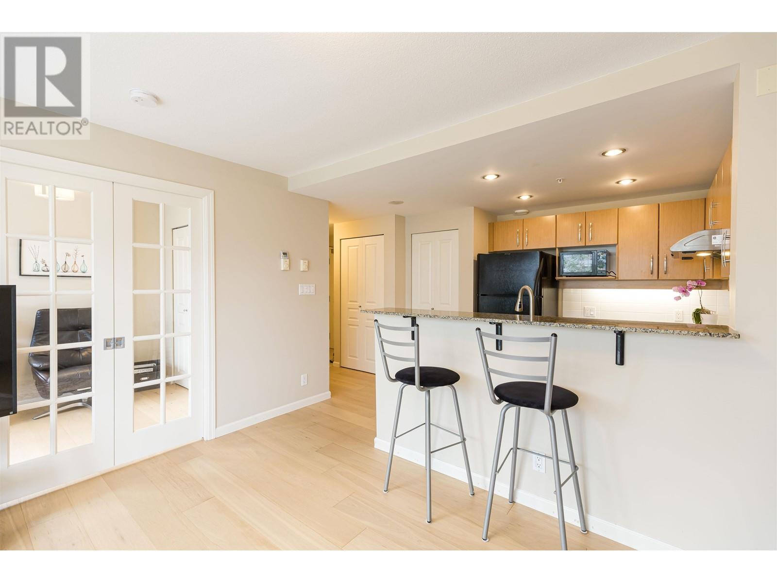 401 9288 University Crescent, Burnaby, British Columbia  V5A 4X7 - Photo 12 - R2813094