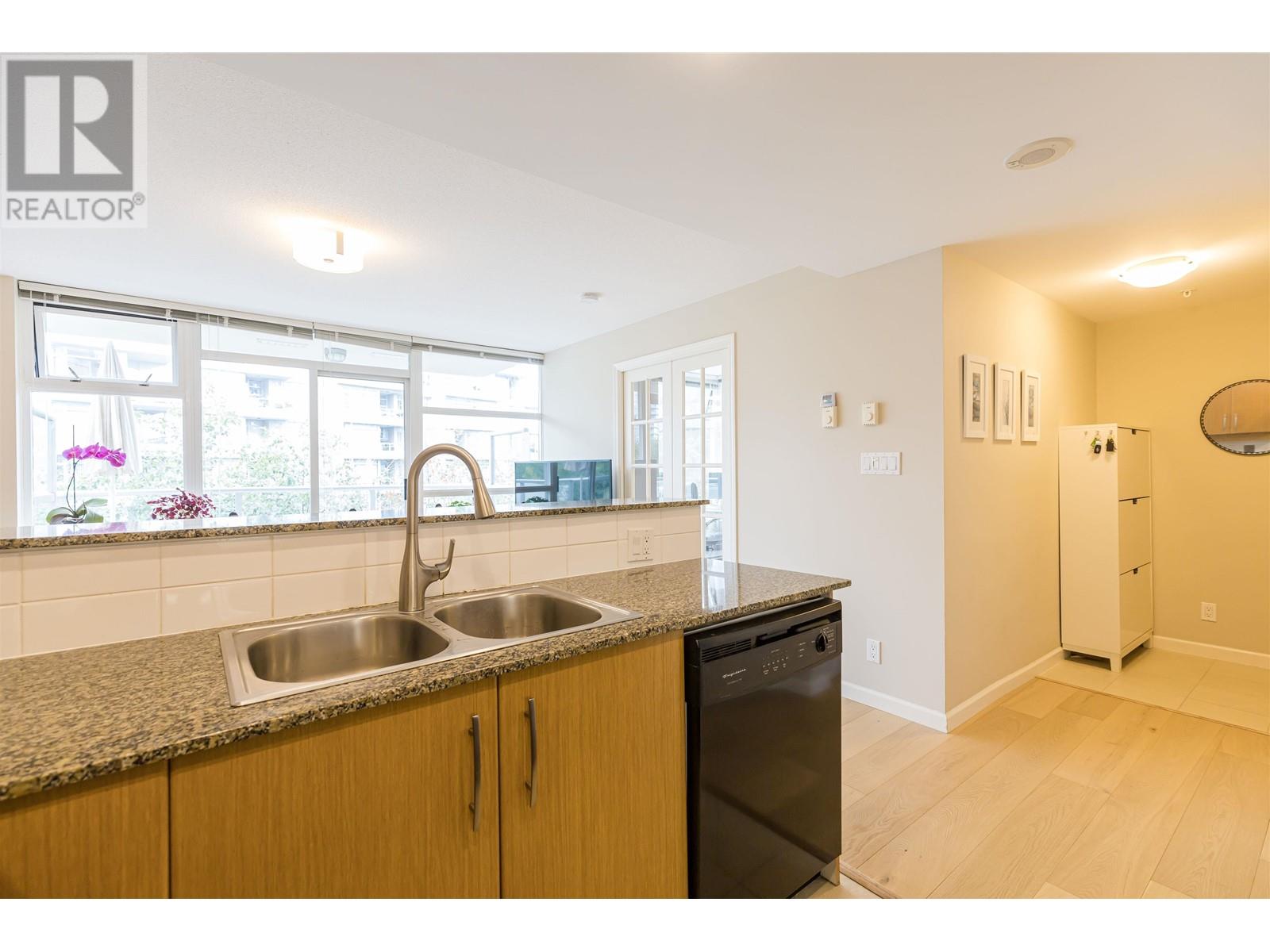 401 9288 University Crescent, Burnaby, British Columbia  V5A 4X7 - Photo 7 - R2813094