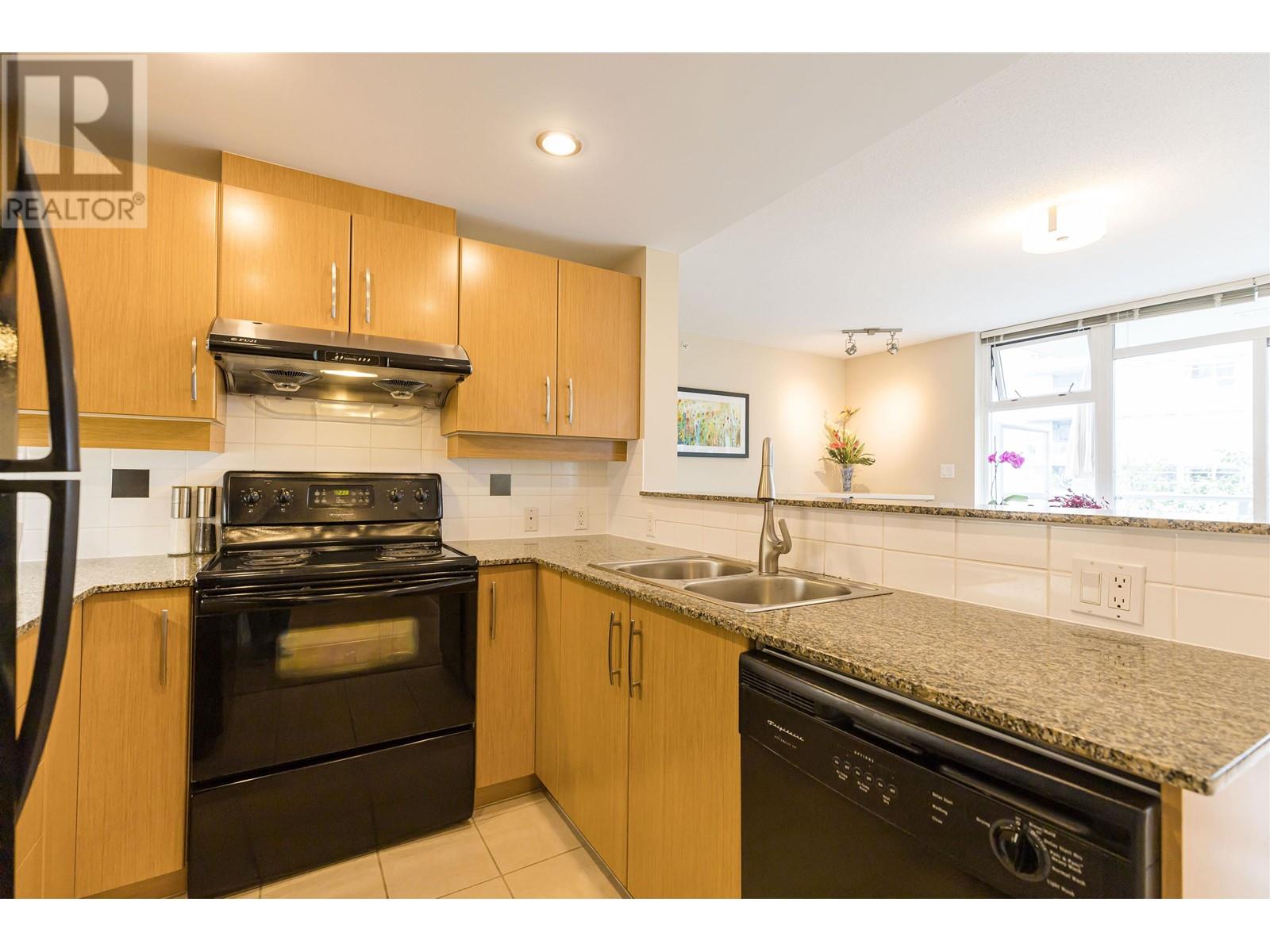 401 9288 University Crescent, Burnaby, British Columbia  V5A 4X7 - Photo 8 - R2813094
