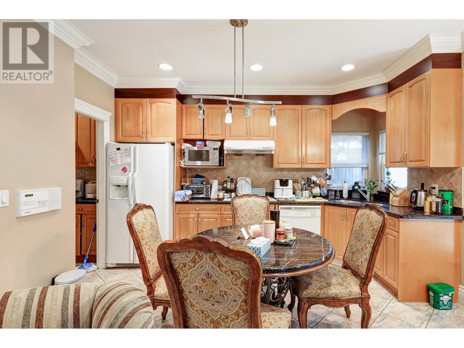 6028 Gibbons Drive, Richmond, British Columbia  V7C 2C8 - Photo 6 - R2813382