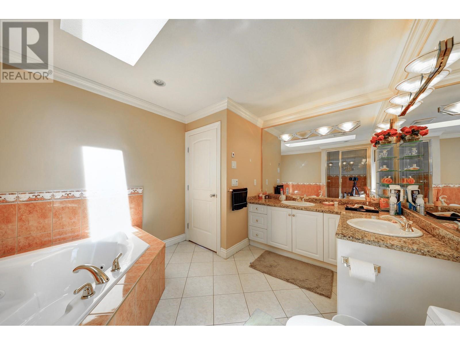 6028 Gibbons Drive, Richmond, British Columbia  V7C 2C8 - Photo 16 - R2813382