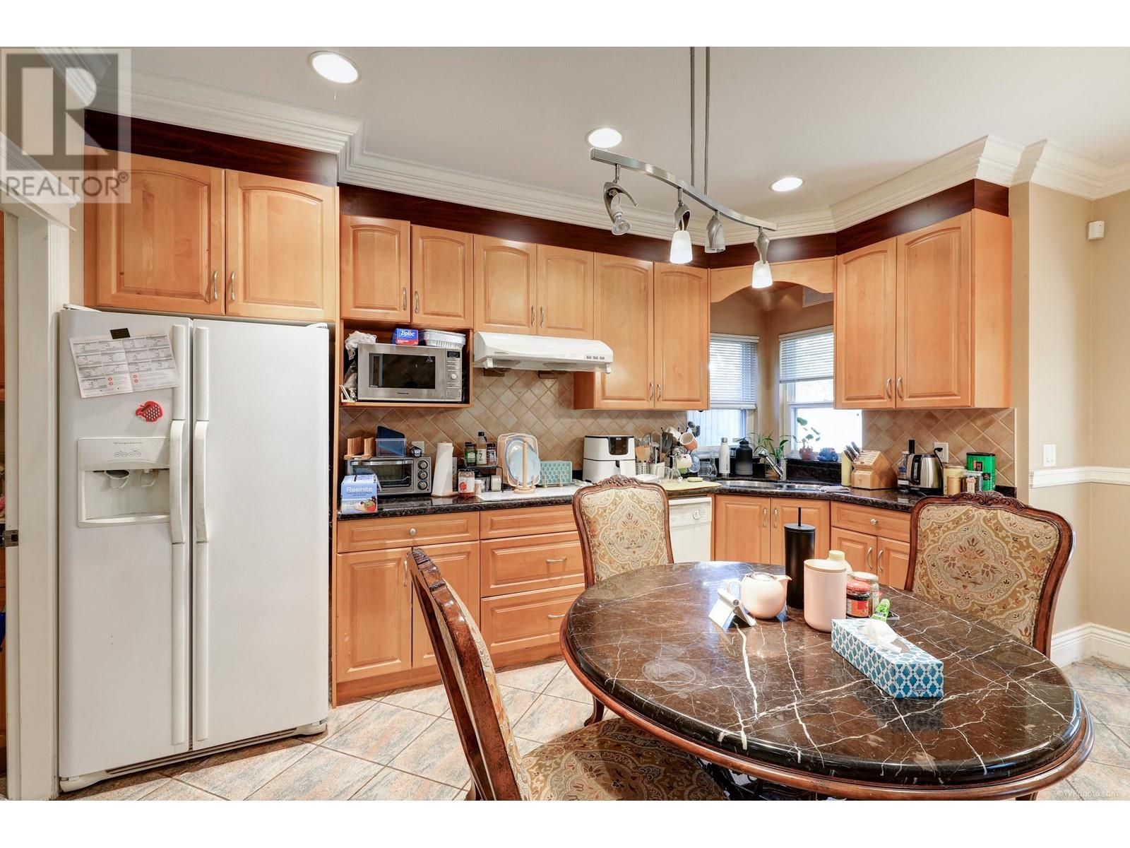 6028 Gibbons Drive, Richmond, British Columbia  V7C 2C8 - Photo 9 - R2813382