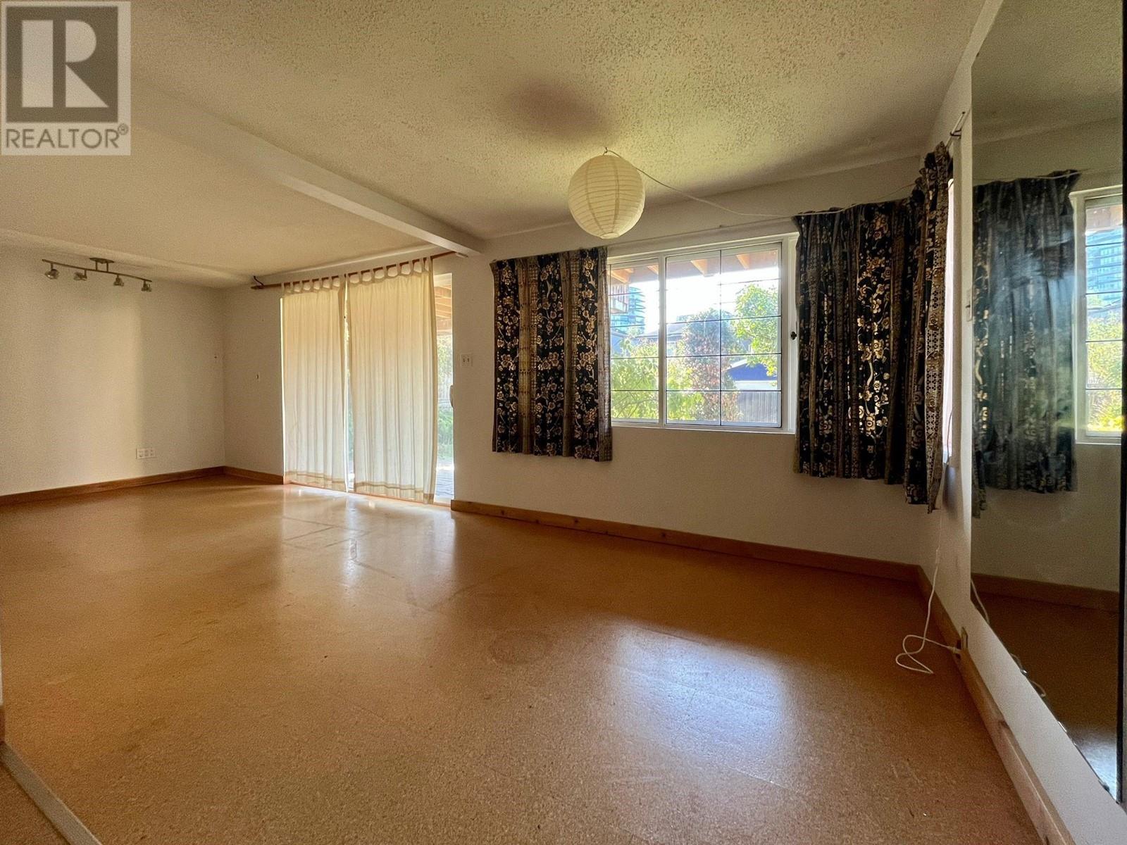 1552 W 66th Avenue, Vancouver, British Columbia  V6P 2R9 - Photo 11 - R2810875