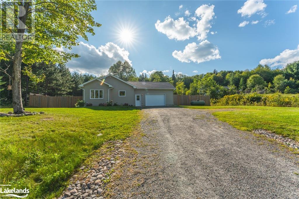 1019 BOBCAYGEON Road, minden hills, Ontario