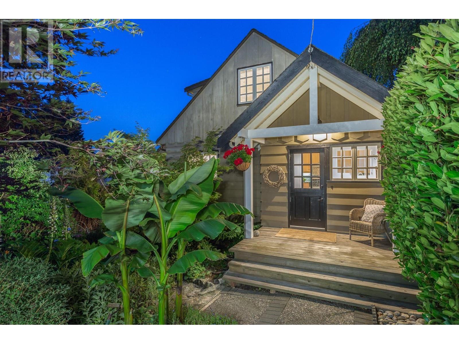 3288 TRAVERS AVENUE, west vancouver, British Columbia