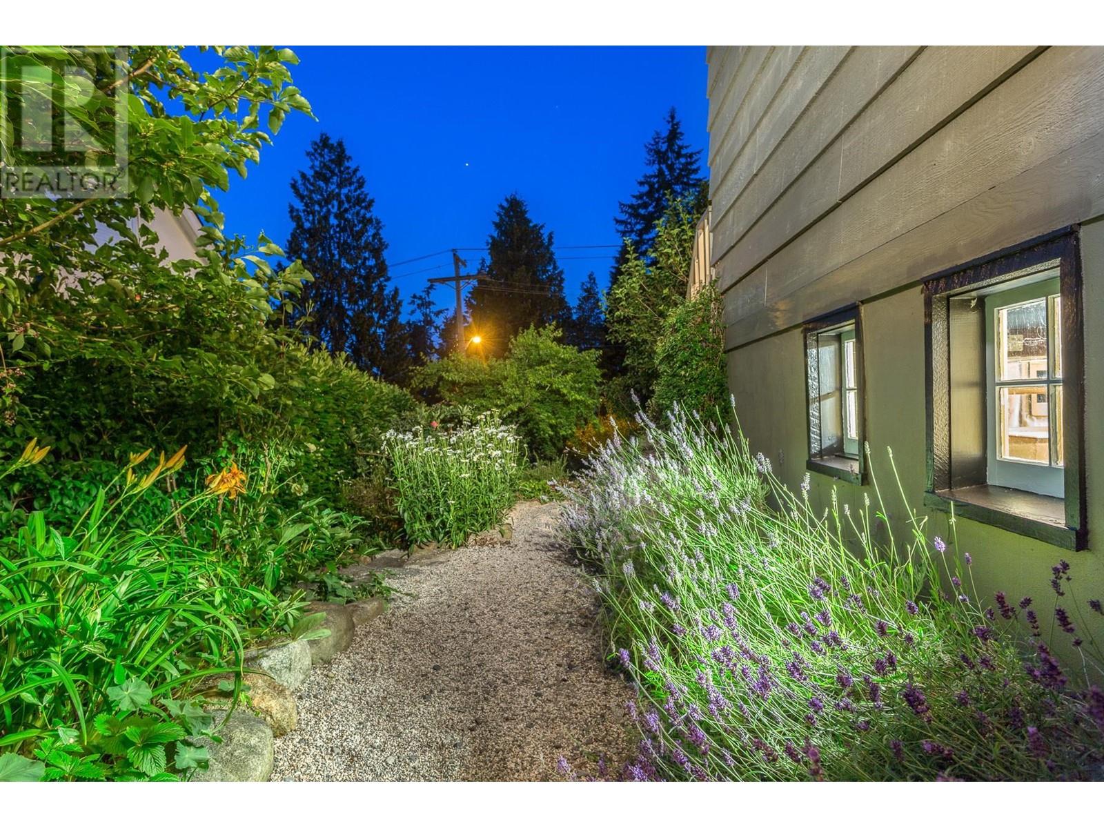 3288 Travers Avenue, West Vancouver, British Columbia  V7V 1G5 - Photo 6 - R2813229