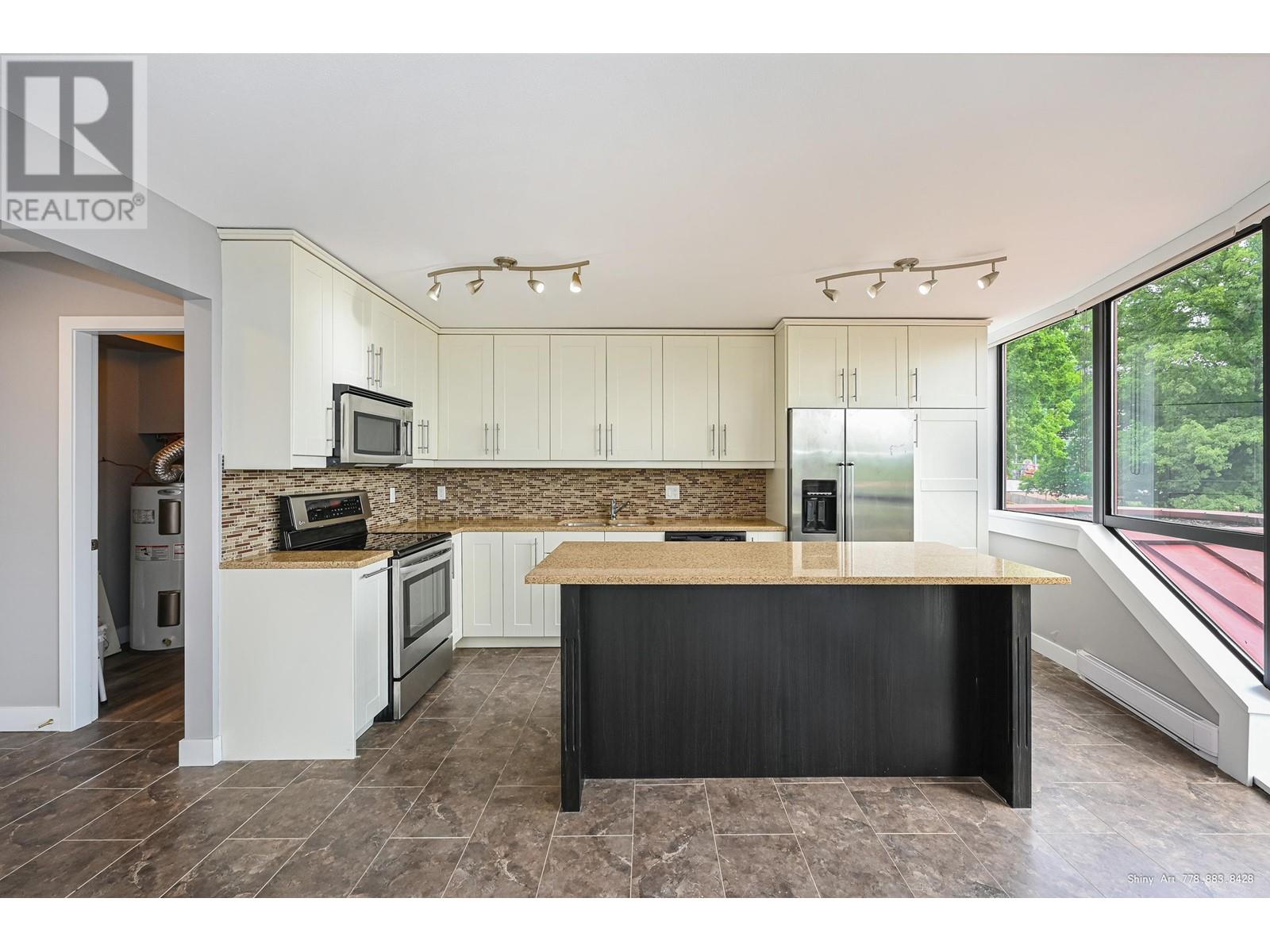 102 38 Leopold Place, New Westminster, British Columbia  V3L 2C6 - Photo 3 - R2813430