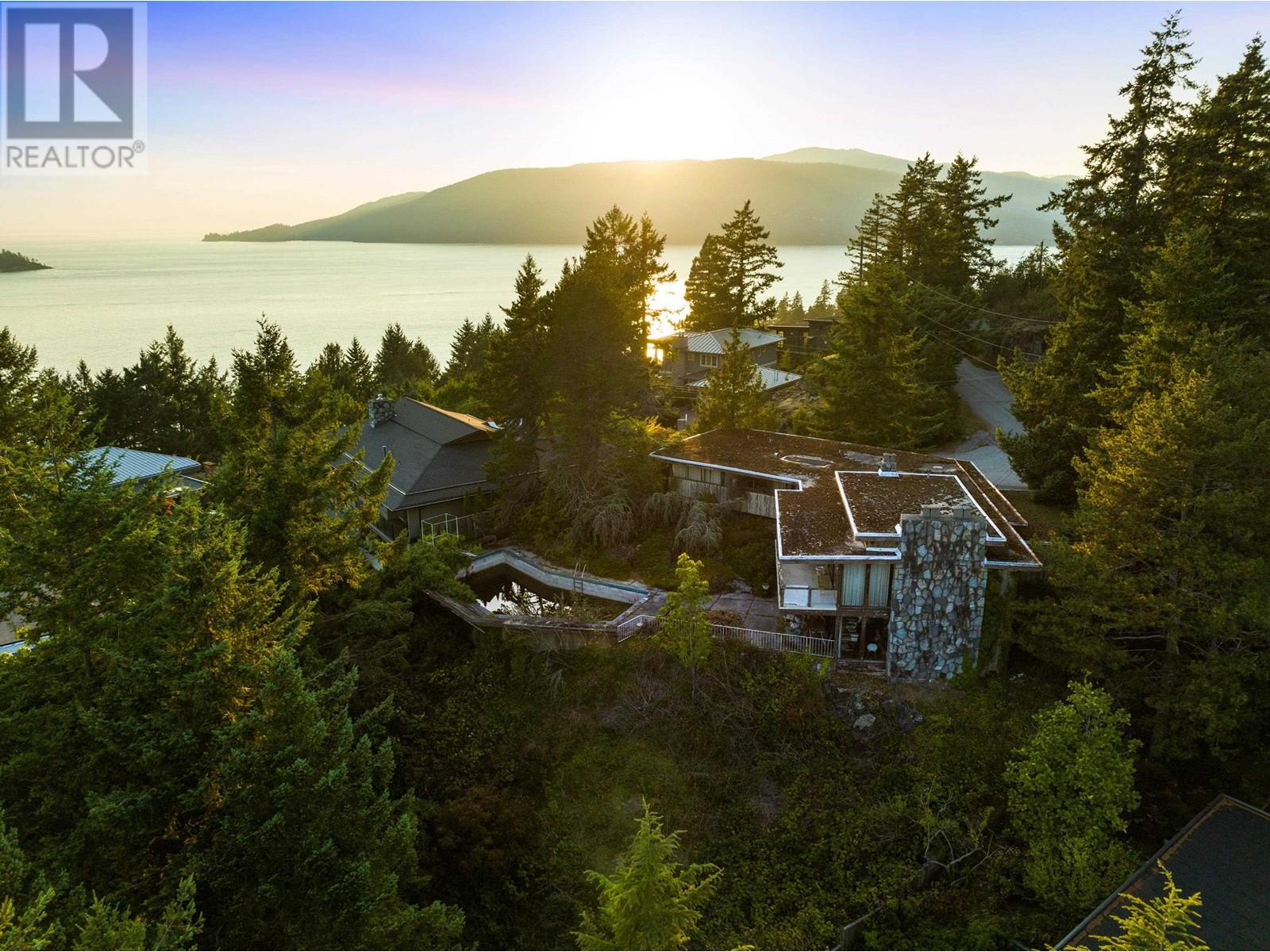 5930 Falcon Road, West Vancouver, British Columbia  V7W 1S3 - Photo 14 - R2813421