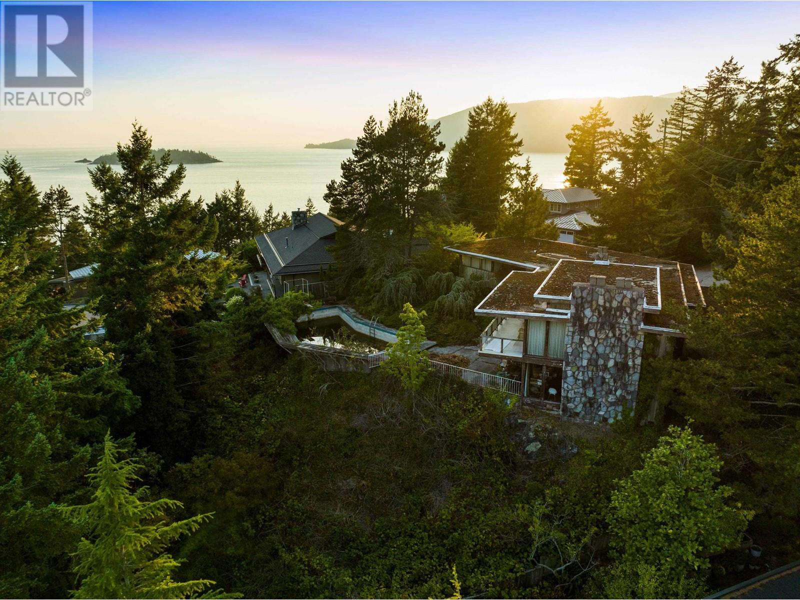 5930 Falcon Road, West Vancouver, British Columbia  V7W 1S3 - Photo 17 - R2813421