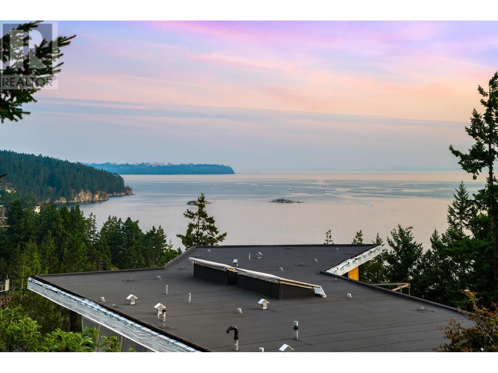 5930 Falcon Road, West Vancouver, British Columbia  V7W 1S3 - Photo 3 - R2813421