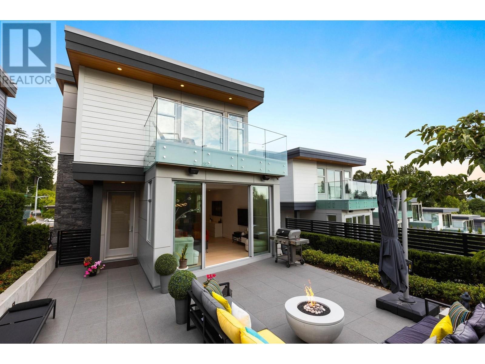 572 ARTHUR ERICKSON PLACE, west vancouver, British Columbia