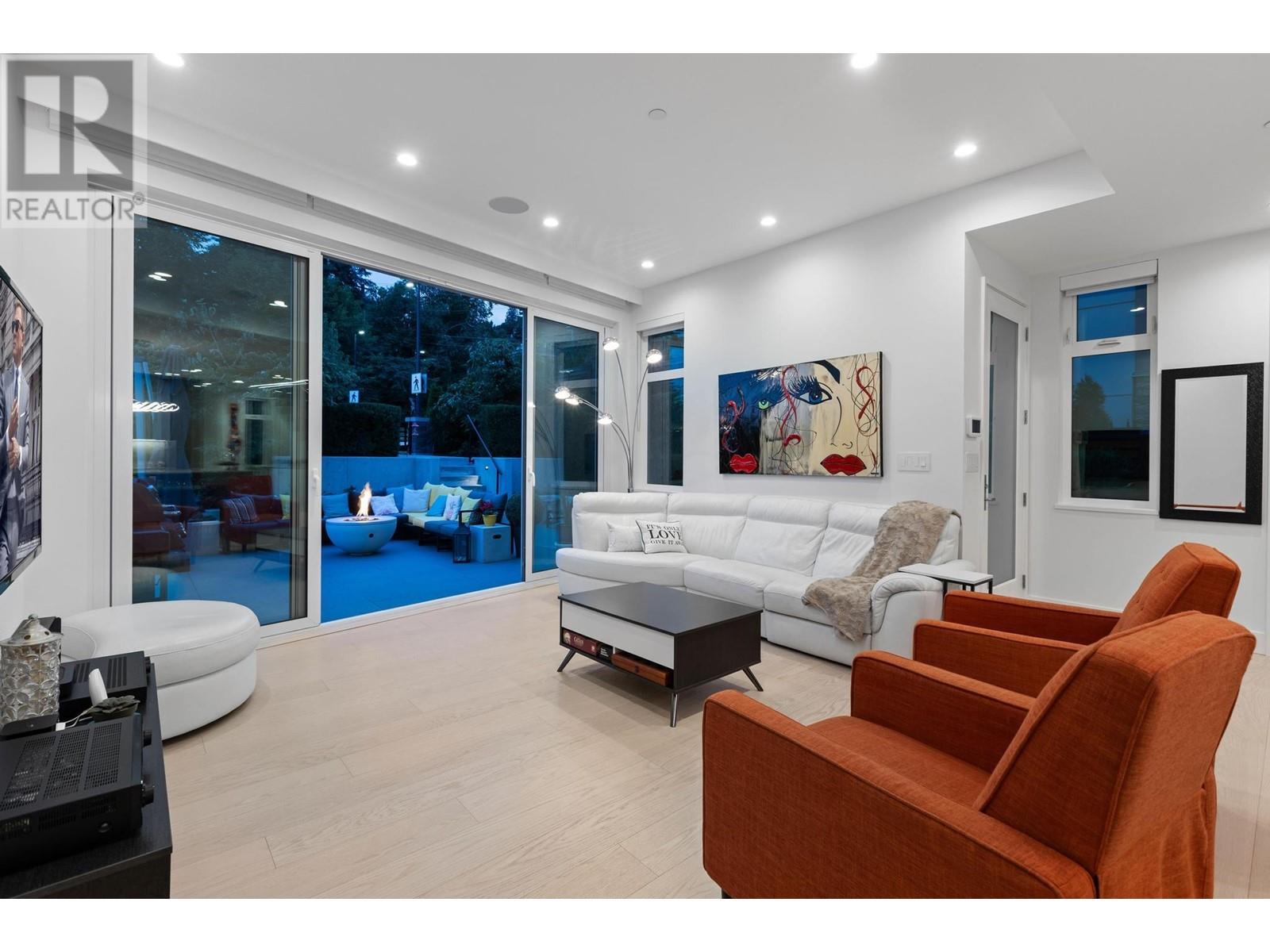 572 Arthur Erickson Place, West Vancouver, British Columbia  V7T 1J1 - Photo 9 - R2813428