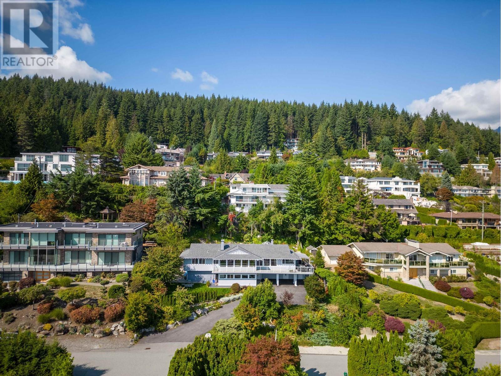 1111 Gilston Road, West Vancouver, British Columbia  V7S 2E7 - Photo 2 - R2812455