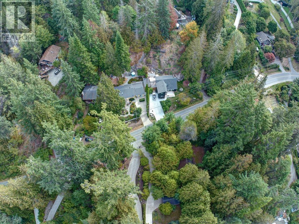 8590 Redrooffs Road, Halfmoon Bay, British Columbia  V7Z 1A9 - Photo 12 - R2813579