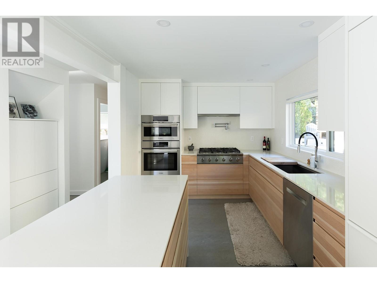 8590 Redrooffs Road, Halfmoon Bay, British Columbia  V7Z 1A9 - Photo 16 - R2813579