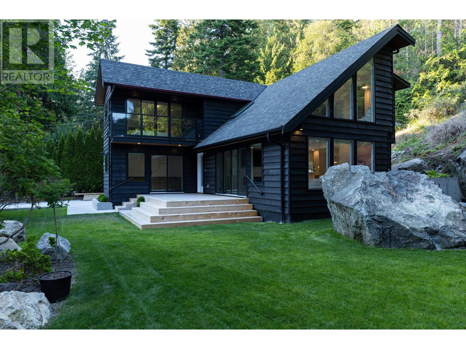 8590 Redrooffs Road, Halfmoon Bay, British Columbia  V7Z 1A9 - Photo 2 - R2813579