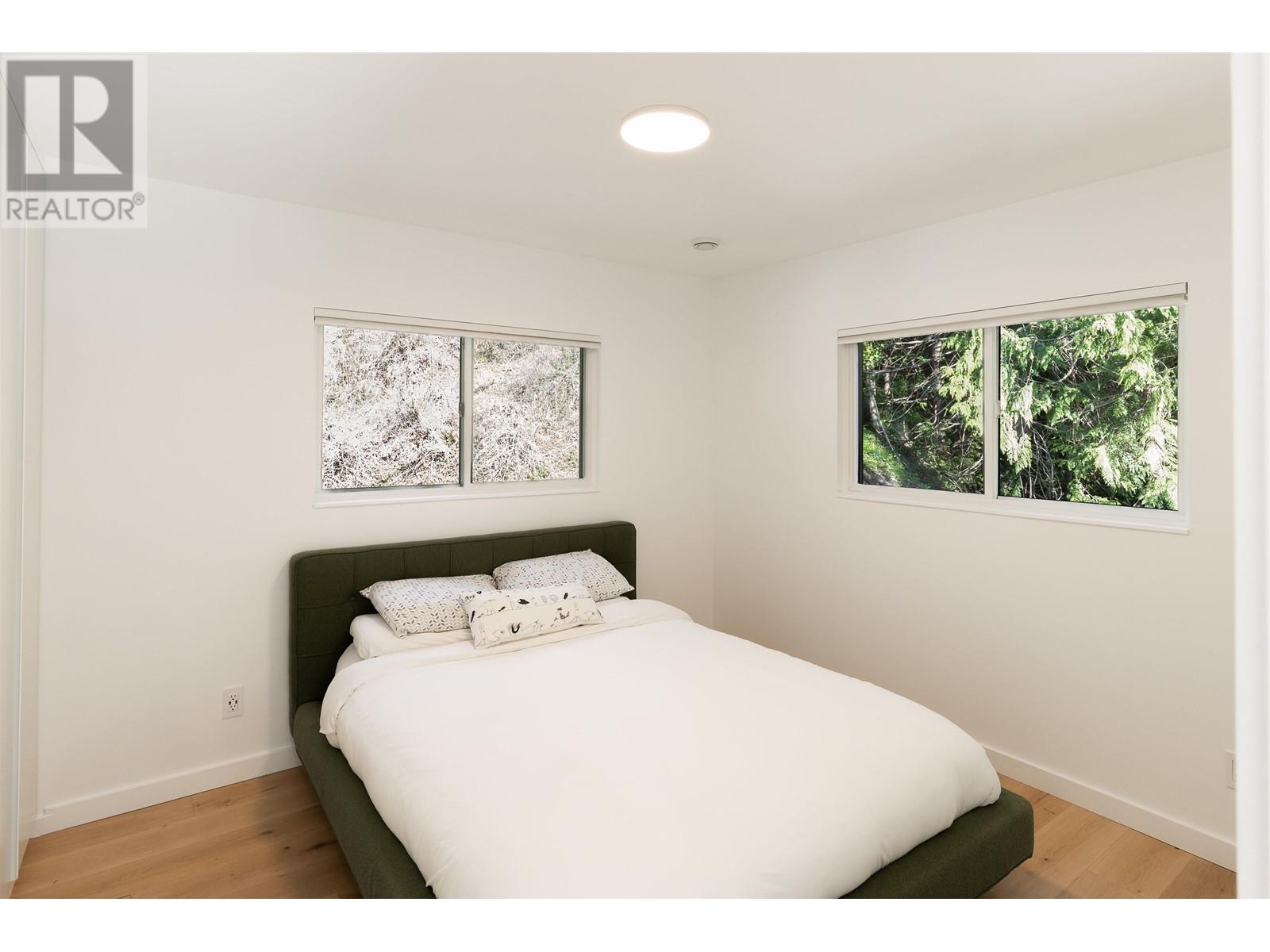 8590 Redrooffs Road, Halfmoon Bay, British Columbia  V7Z 1A9 - Photo 30 - R2813579