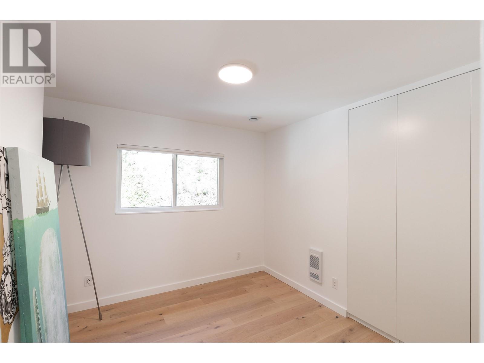 8590 Redrooffs Road, Halfmoon Bay, British Columbia  V7Z 1A9 - Photo 31 - R2813579