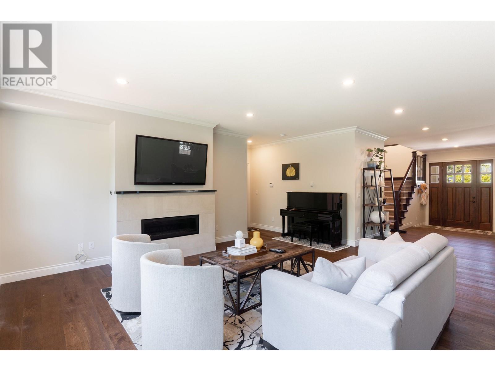 7566 Greenwood Street, Burnaby, British Columbia  V5A 1T8 - Photo 9 - R2813476