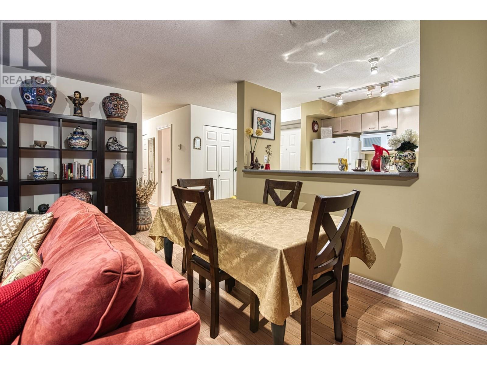 312 5855 Cowrie Street, Sechelt, British Columbia  V7Z 0K1 - Photo 5 - R2813661