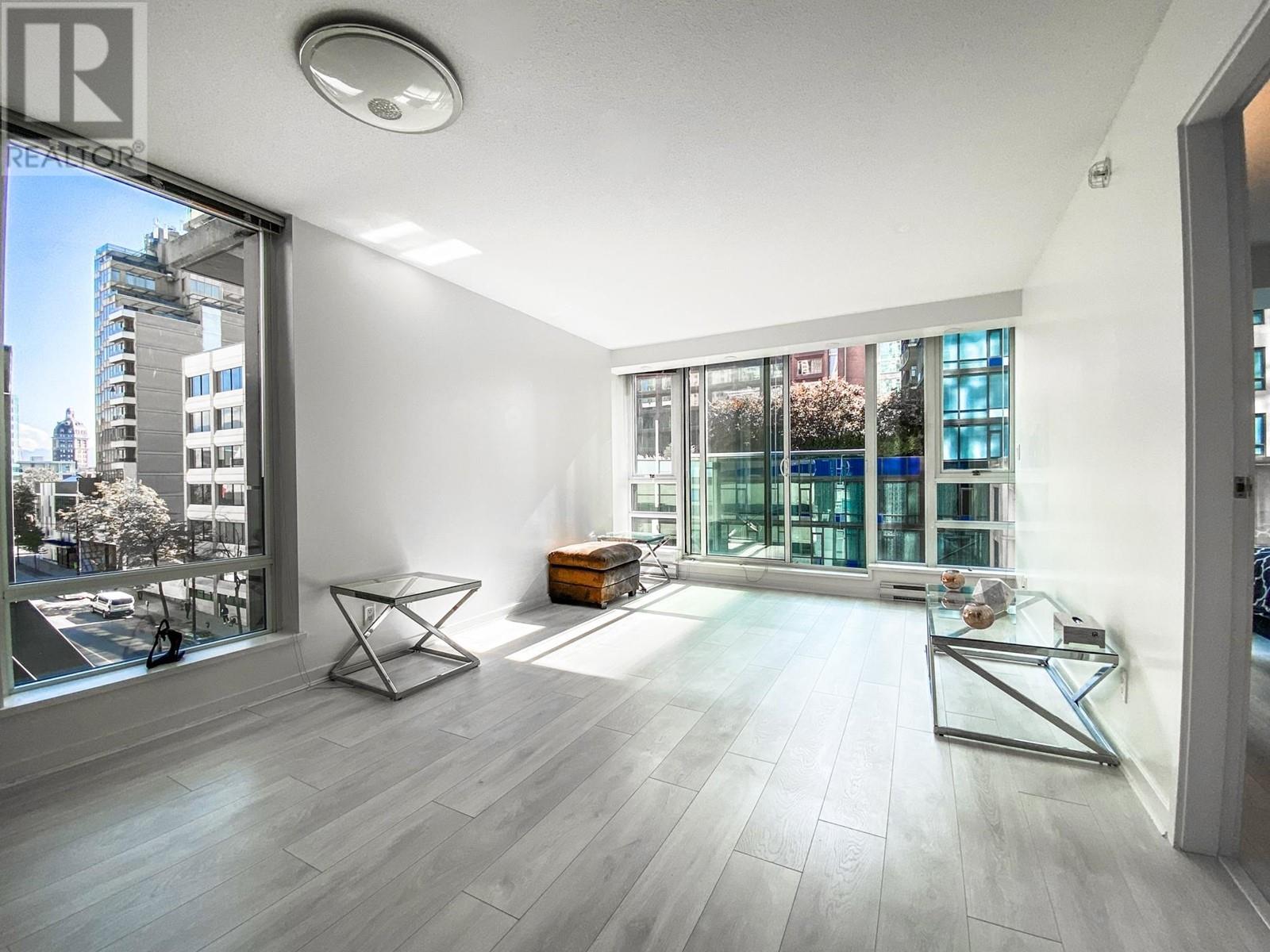 603 233 ROBSON STREET, vancouver, British Columbia