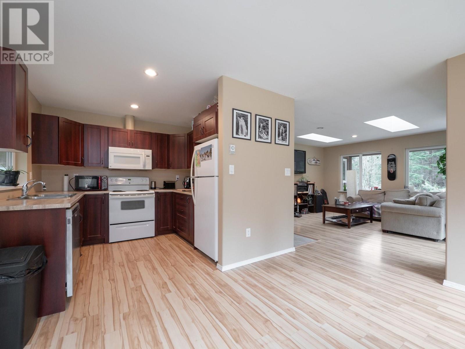 2089 Port Mellon Highway, Gibsons, British Columbia  V0N 1V6 - Photo 5 - R2813665