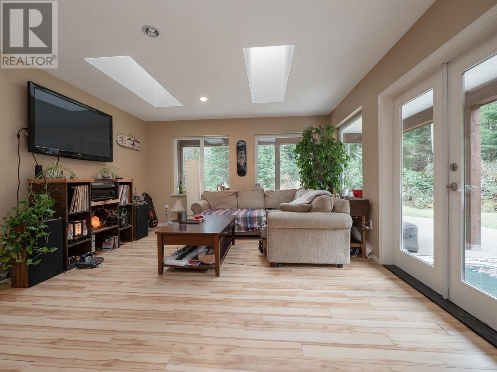 2089 Port Mellon Highway, Gibsons, British Columbia  V0N 1V6 - Photo 6 - R2813665