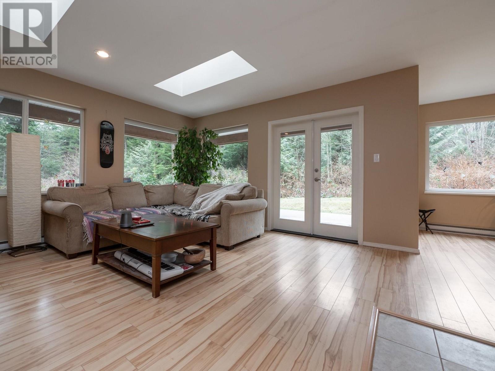 2089 Port Mellon Highway, Gibsons, British Columbia  V0N 1V6 - Photo 7 - R2813665