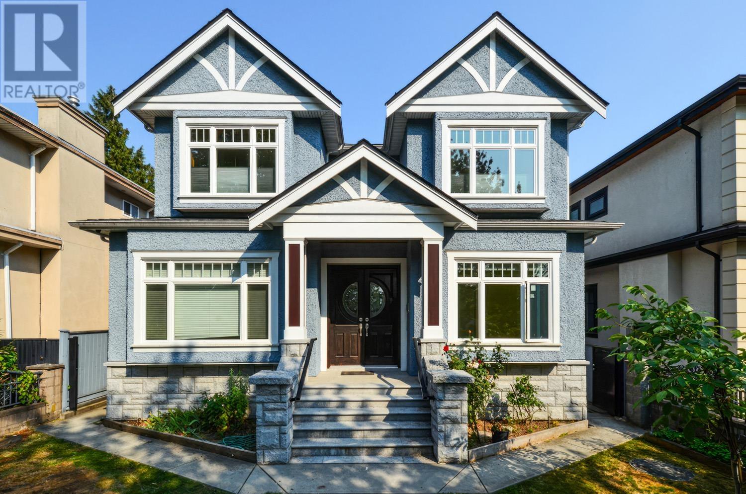 6830 VIVIAN STREET, vancouver, British Columbia