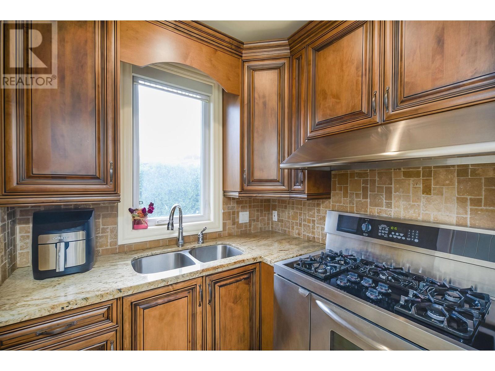 4253 Price Crescent, Burnaby, British Columbia  V5G 2M9 - Photo 13 - R2813611