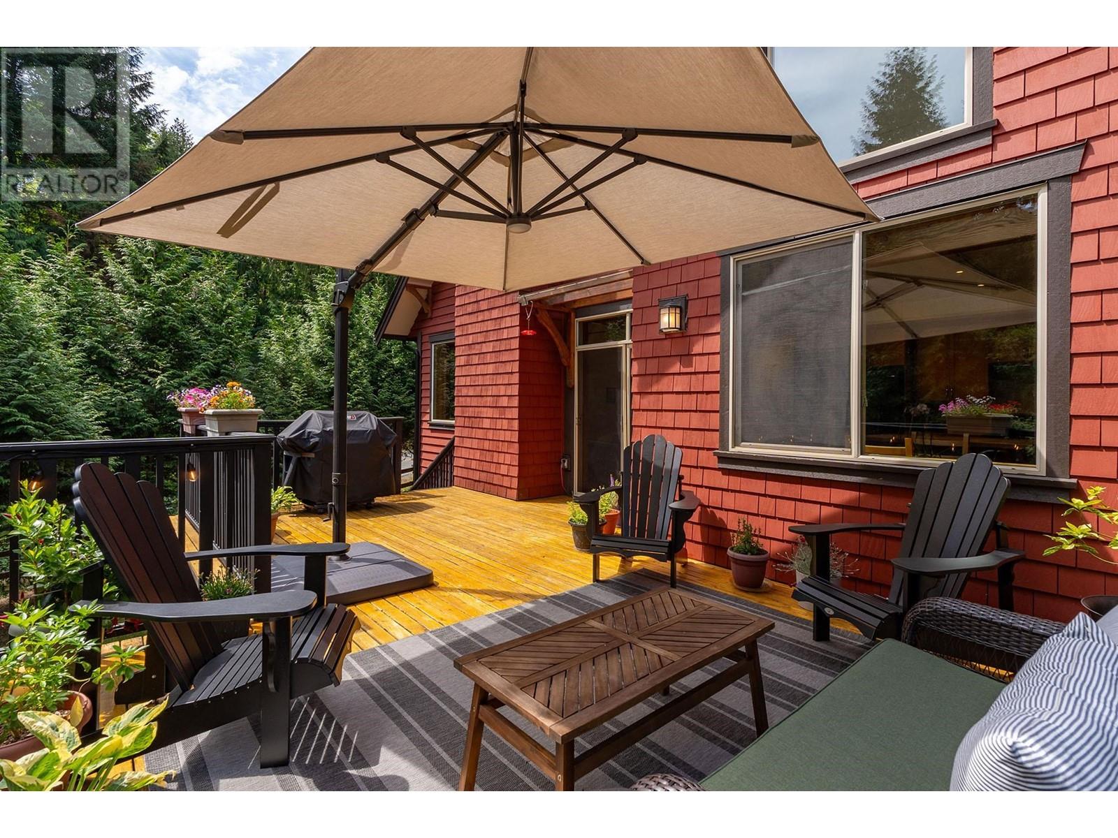 951 Village Drive, Bowen Island, British Columbia  V0N 1G1 - Photo 9 - R2806415