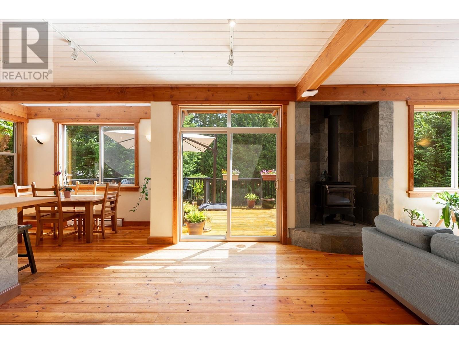 951 Village Drive, Bowen Island, British Columbia  V0N 1G1 - Photo 6 - R2806415