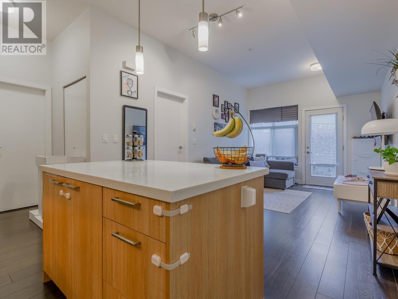102 618 Langside Avenue, Coquitlam, British Columbia  V3J 0B8 - Photo 12 - R2813351