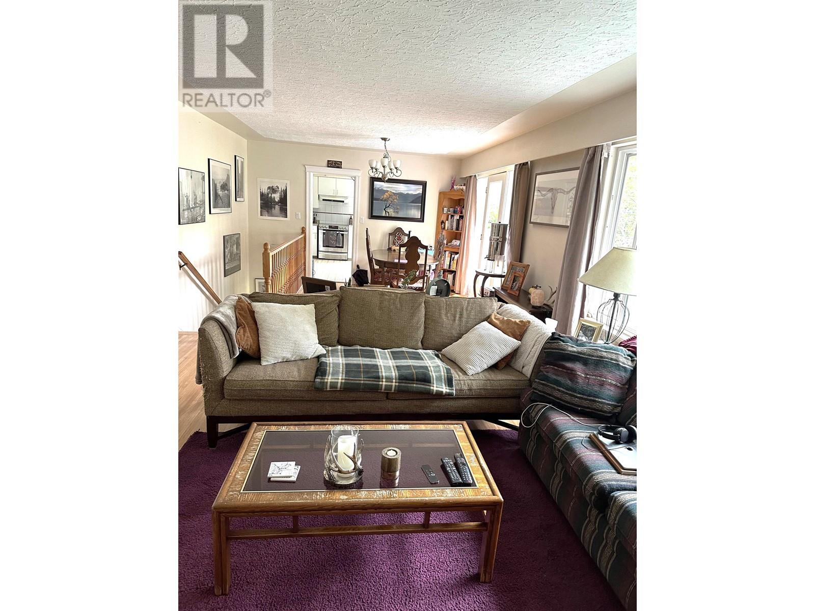 1025 Clements Avenue, North Vancouver, British Columbia  V7R 2L3 - Photo 6 - R2808944