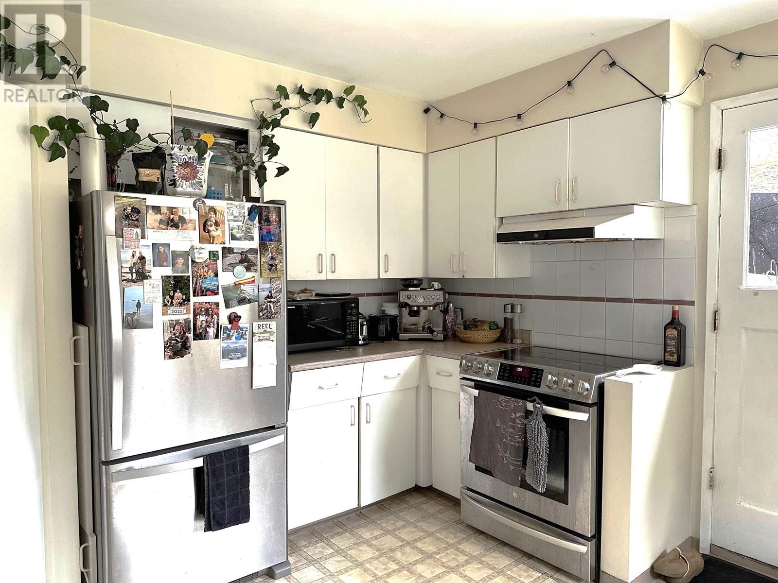 1025 Clements Avenue, North Vancouver, British Columbia  V7R 2L3 - Photo 7 - R2808944
