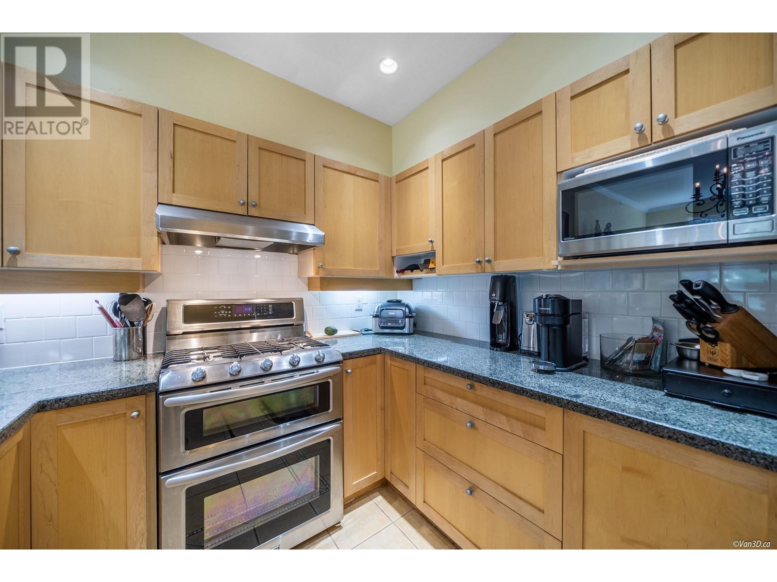 524 3629 Deercrest Drive, North Vancouver, British Columbia  V7G 2S9 - Photo 6 - R2813688