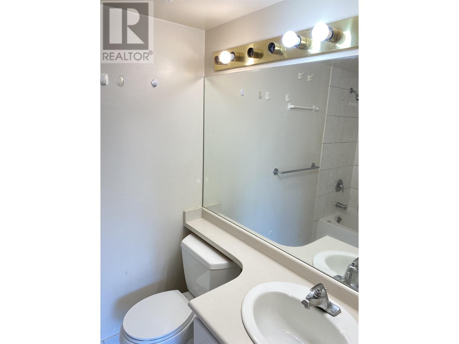 803 9633 Manchester Drive, Burnaby, British Columbia  V3N 4Y9 - Photo 13 - R2797775