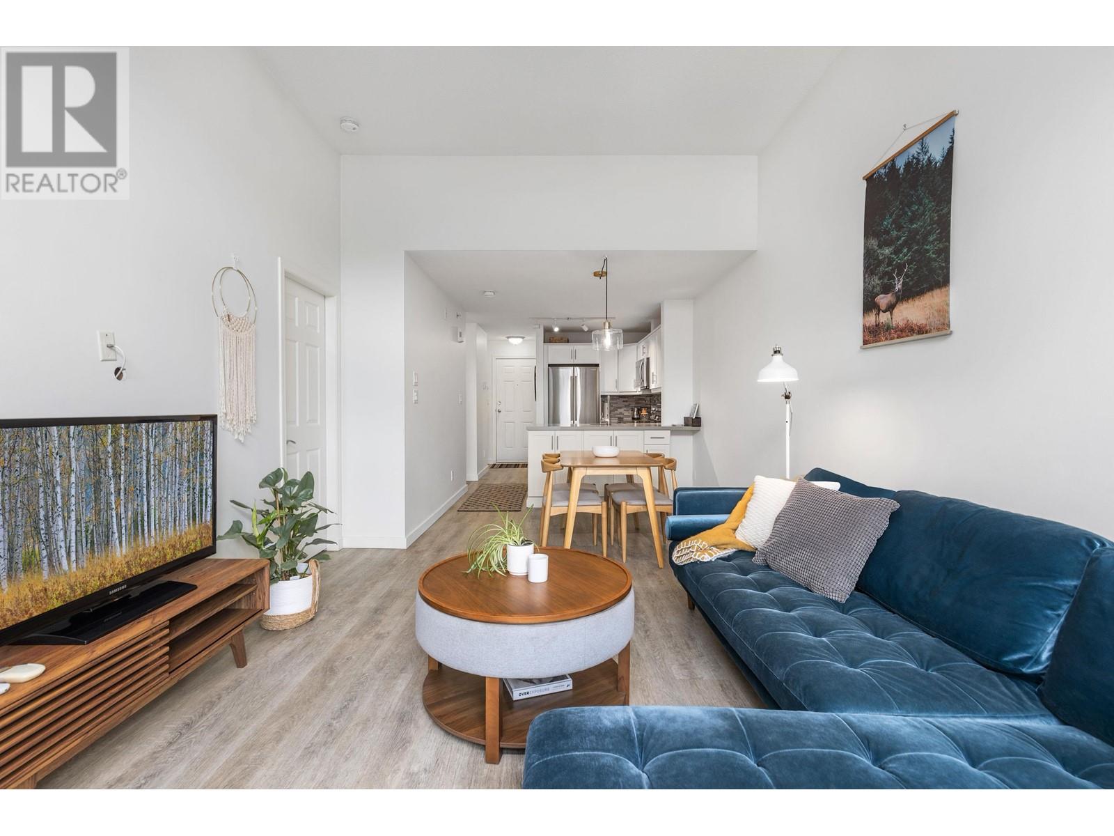 302 7331 Arbutus Street, Pemberton, British Columbia  V0N 2L1 - Photo 3 - R2813690