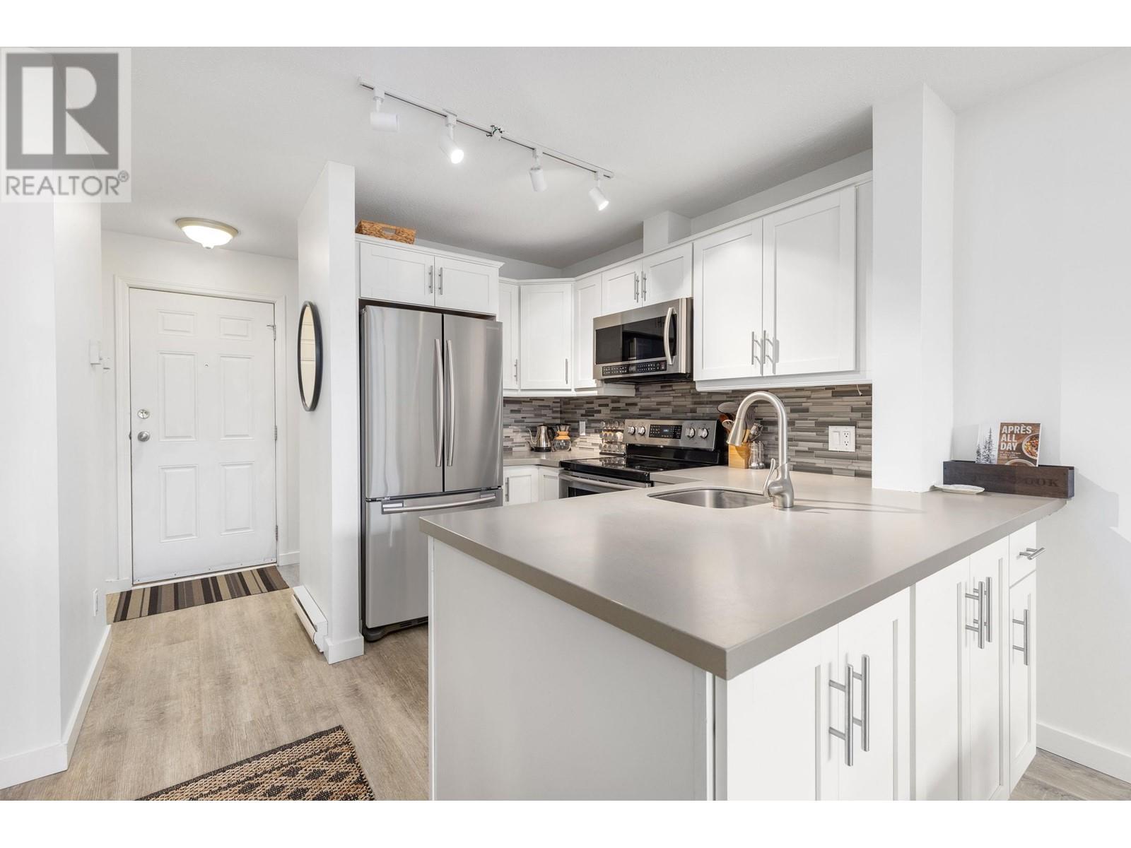 302 7331 Arbutus Street, Pemberton, British Columbia  V0N 2L1 - Photo 4 - R2813690