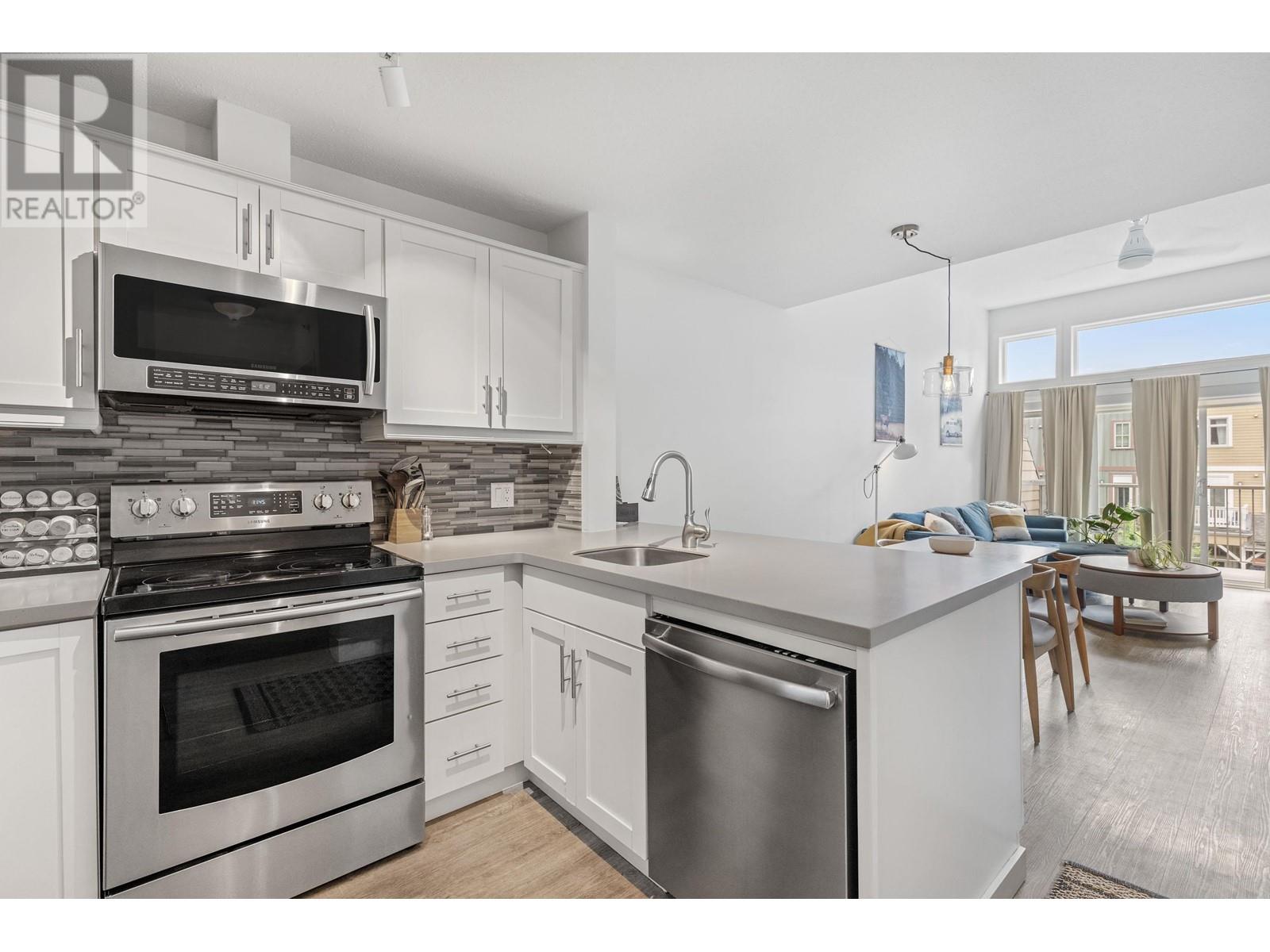 302 7331 Arbutus Street, Pemberton, British Columbia  V0N 2L1 - Photo 5 - R2813690